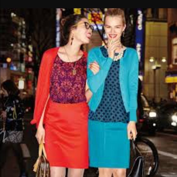 Cabi 3274 Foulard Split Back Top - Picture 2 of 7